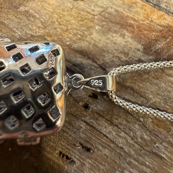 Vintage Sterling Silver Locket Pendant Necklace - Picture 6 of 7